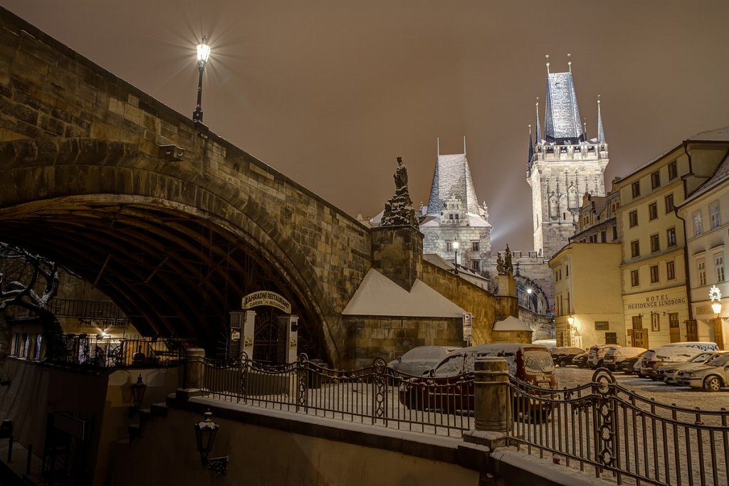 Zimní Karlův most, noční Praha - IMG-6791.jpg