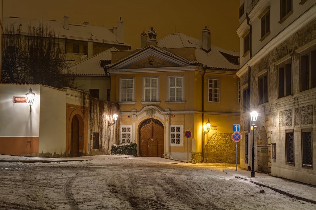 Zimní Hradčanské náměstí, noční Praha - IMG-6903.jpg
