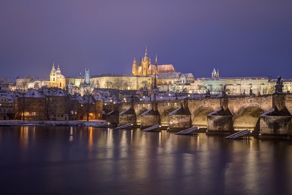 Zimní Pražský hrad, Hradčany, Karlův most, noční Praha - IMG-7019.jpg