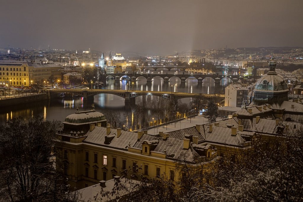 Pražské mosty, Karlův most, zimní noční Praha - IMG-7133.jpg