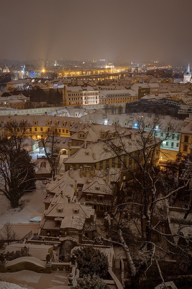 Pražské střechy, Zimní noční Praha - IMG-6707.jpg