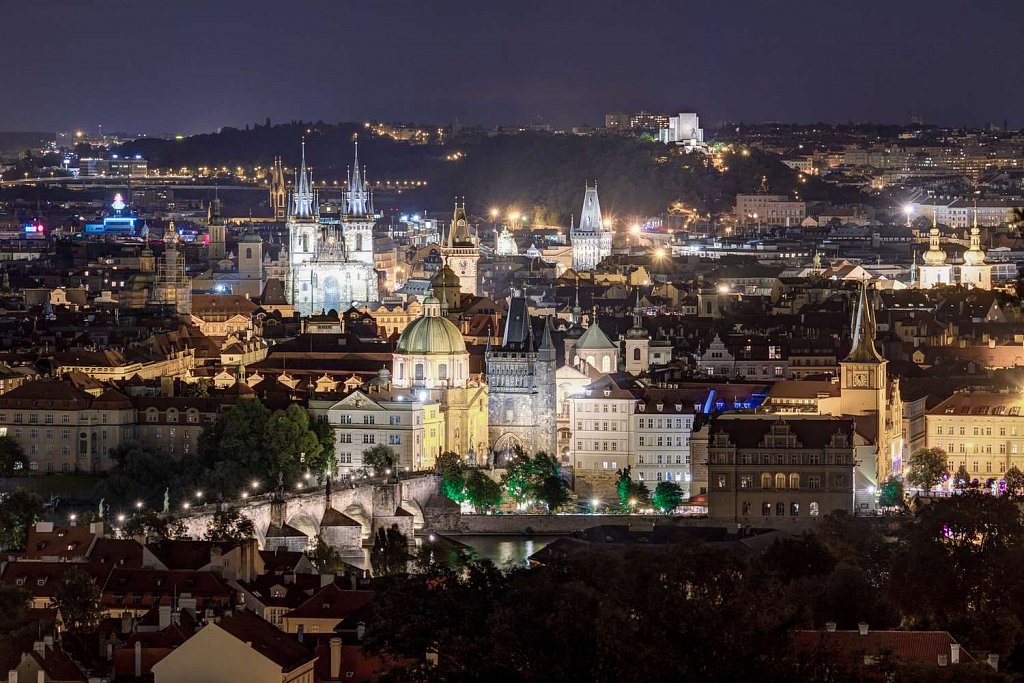 Noční Praha, Karlův most, Staré město, Týnský chrám, pražské věže - IMG-5220.jpg